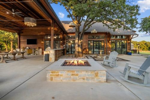 Blue-Moon-Barndo-10501-Fincher-Rd-Custom-home-builder-in-Argyle-TX-14