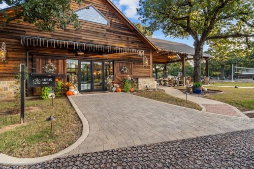 Blue-Moon-Barndo-10501-Fincher-Rd-Custom-home-builder-in-Argyle-TX-4