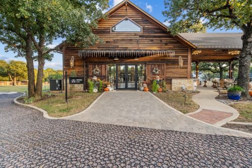 Blue-Moon-Barndo-10501-Fincher-Rd-Custom-home-builder-in-Argyle-TX-5