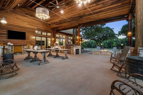 Blue-Moon-Barndo-10501-Fincher-Rd-Custom-home-builder-in-Argyle-TX-7