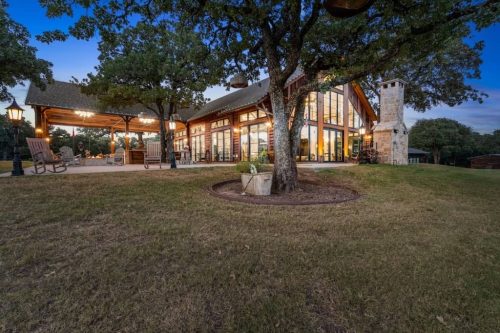 Blue-Moon-Barndo-10501-Fincher-Rd-Custom-home-builder-in-Argyle-TX-8