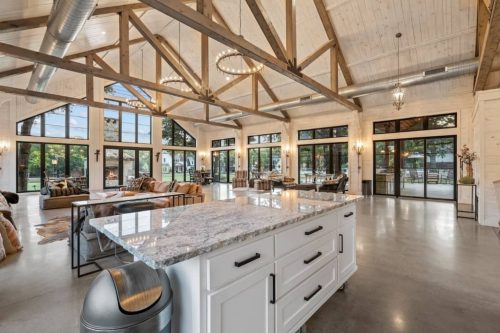Blue-Moon-Barndo-10501-Fincher-Rd-Custom-home-builder-in-Argyle-TX-9
