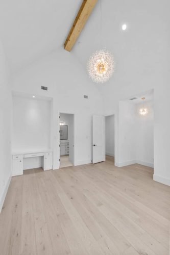 Modern-Classic-9000-Bloomington-Pkwy-47-Custom-home-builder-in-Argyle-TX